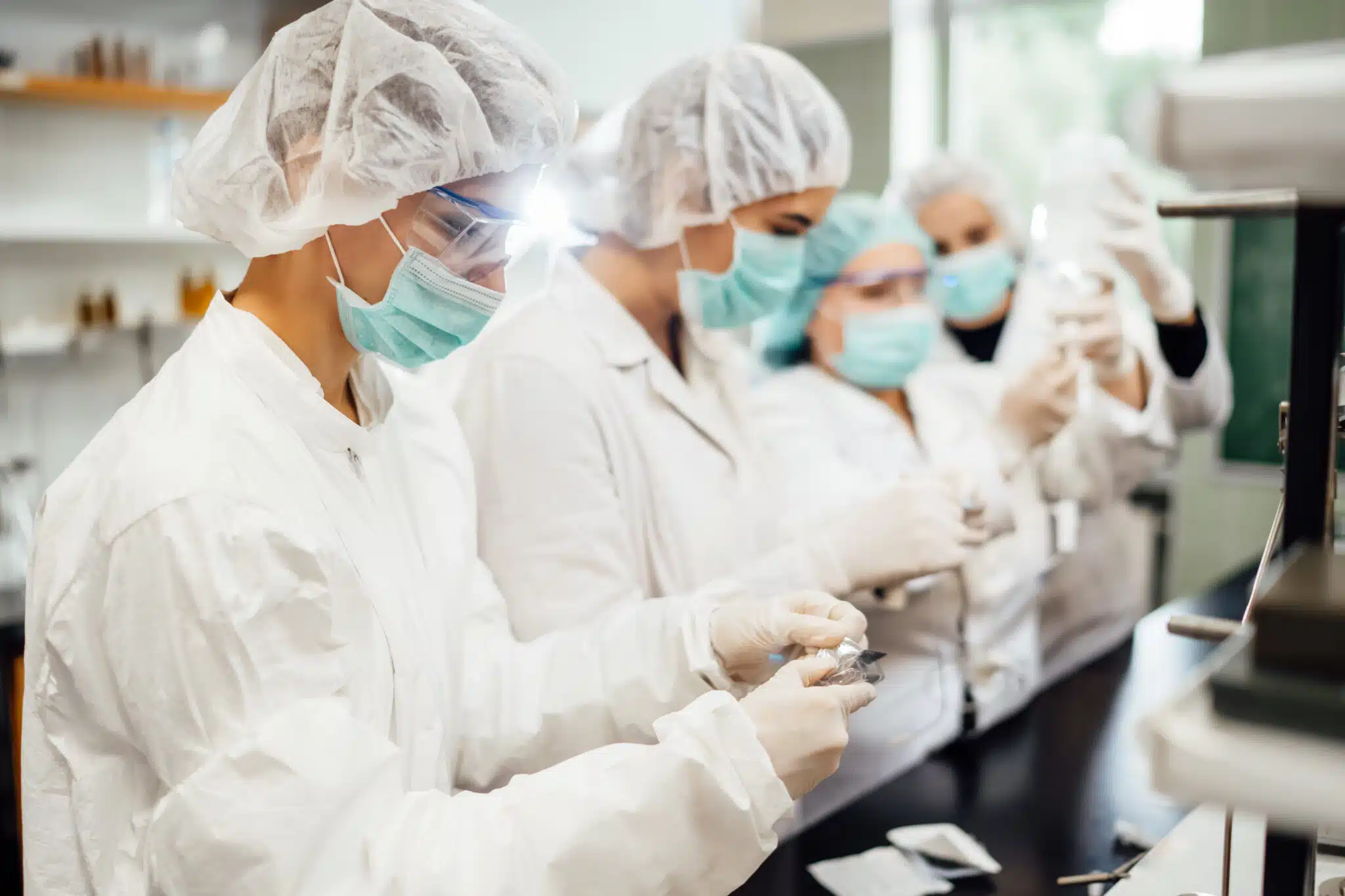 チーム、薬剤師、勤務中、薬物開発、発見、開発、新規、ワクチン、滅菌